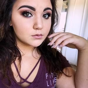 Meet your Posher, Izzy